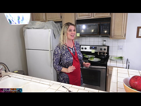 ❤️ A madrasta o ordenha na cozinha antes de sua data Porno vk em pt-br.osagoassist.ru ❌❤