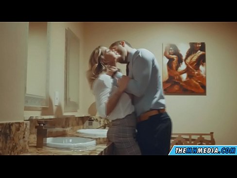 ❤️ Quando uma loira peituda o seduz em um banheiro público Porno vk em pt-br.osagoassist.ru ❌❤